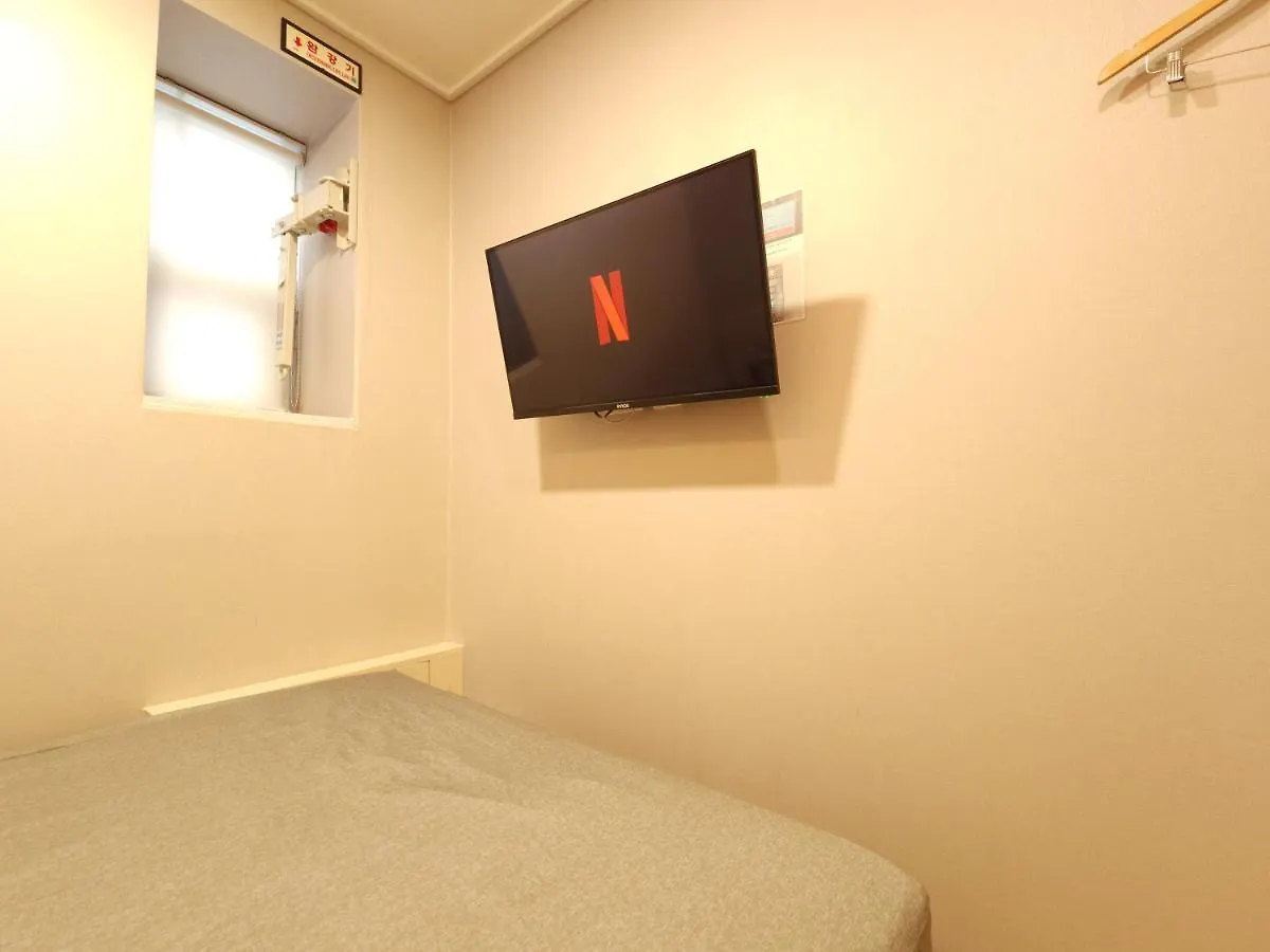 Oyo Hostel Myeongdong 1