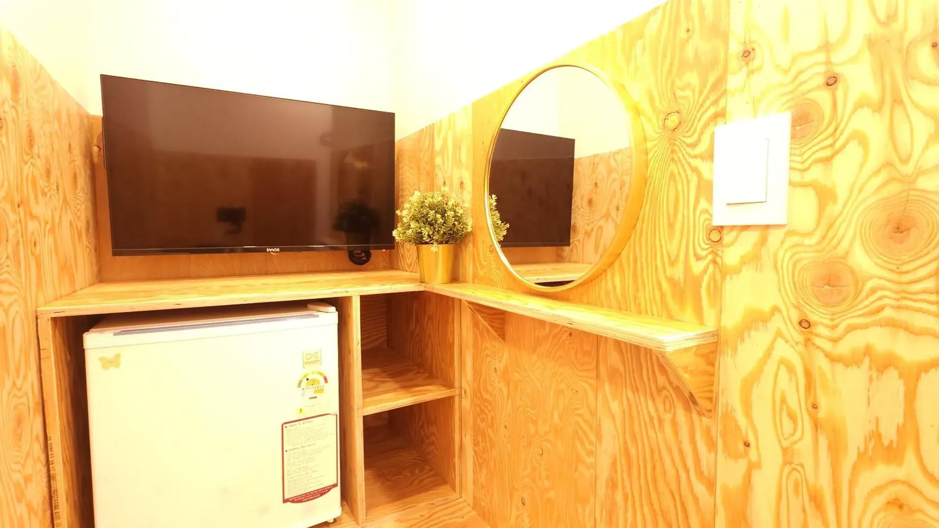 Oyo Hostel Myeongdong 1  Seoul