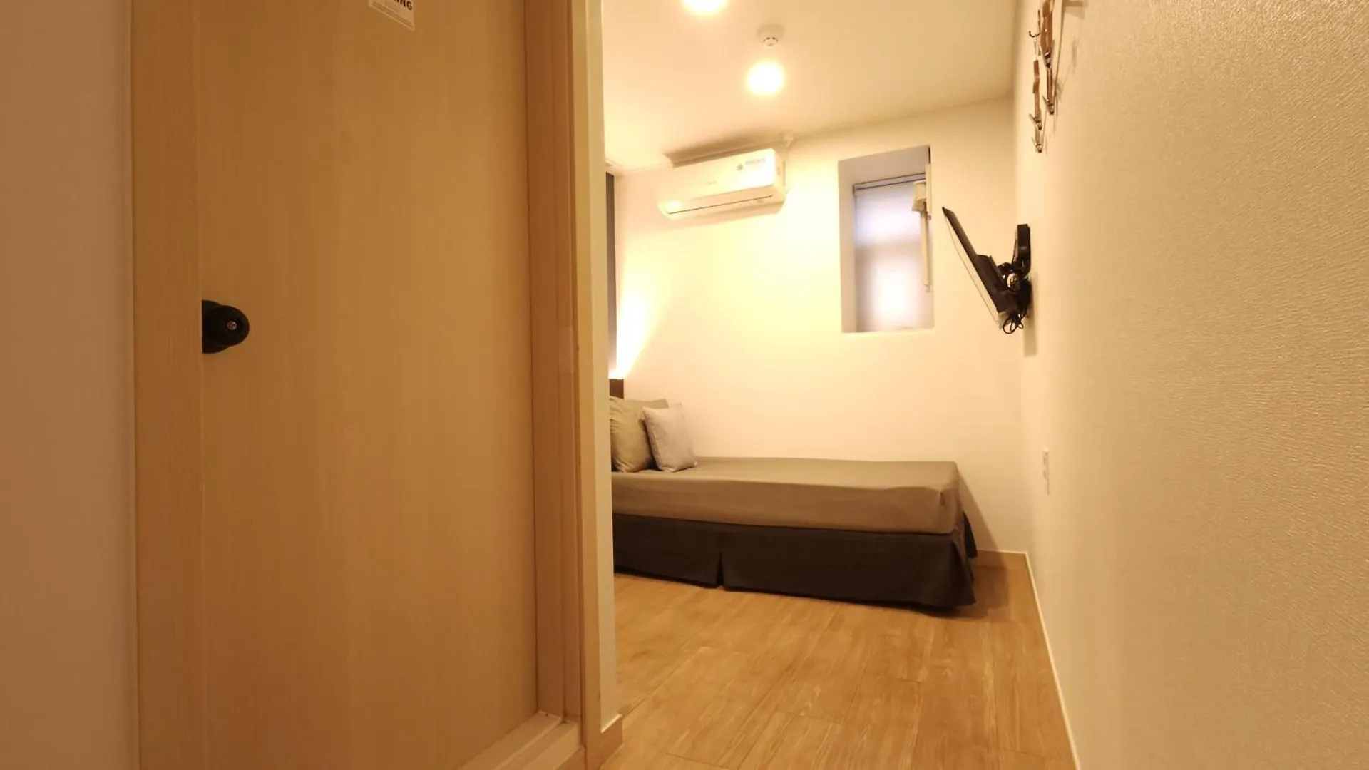 Oyo Hostel Myeongdong 1