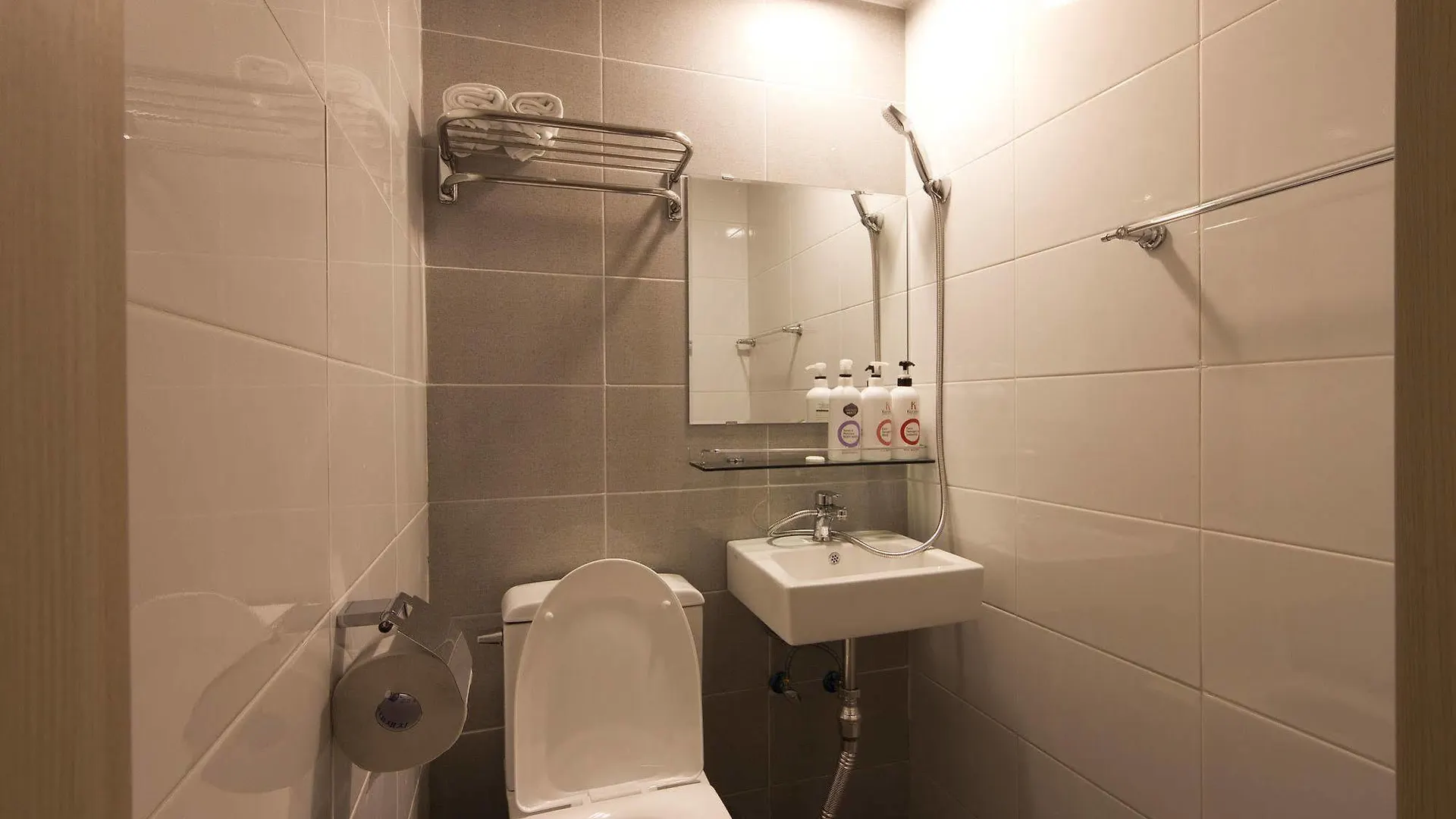 Oyo Hostel Myeongdong 1