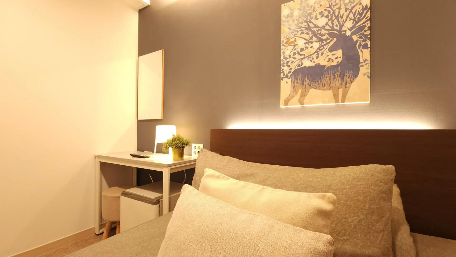 Oyo Hostel Myeongdong 1